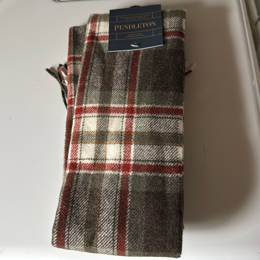 Pendleton scarf whisperwool muffler pacific Italy NWT